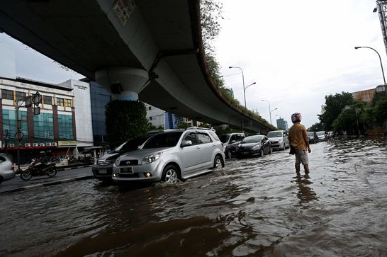 ciri-mobil-bekas-pernah-terendam-banjir-dan-tabrakan-