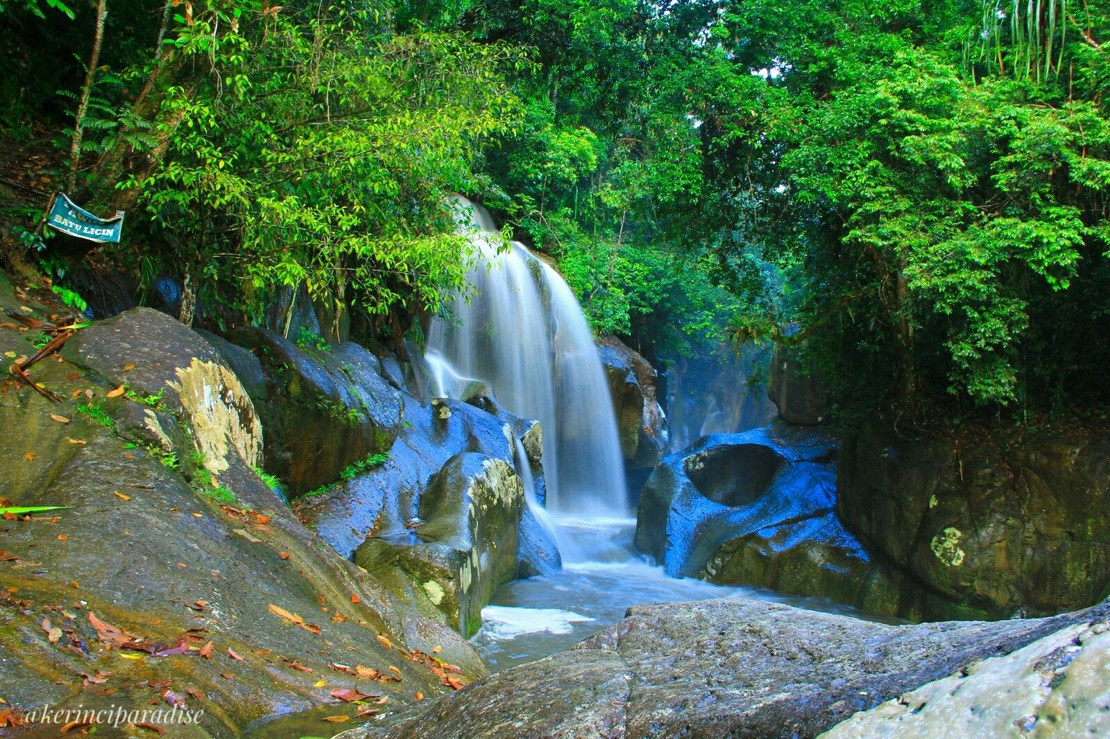 air-terjun-nyarai-surga-di-pelosok-sumatera-barat